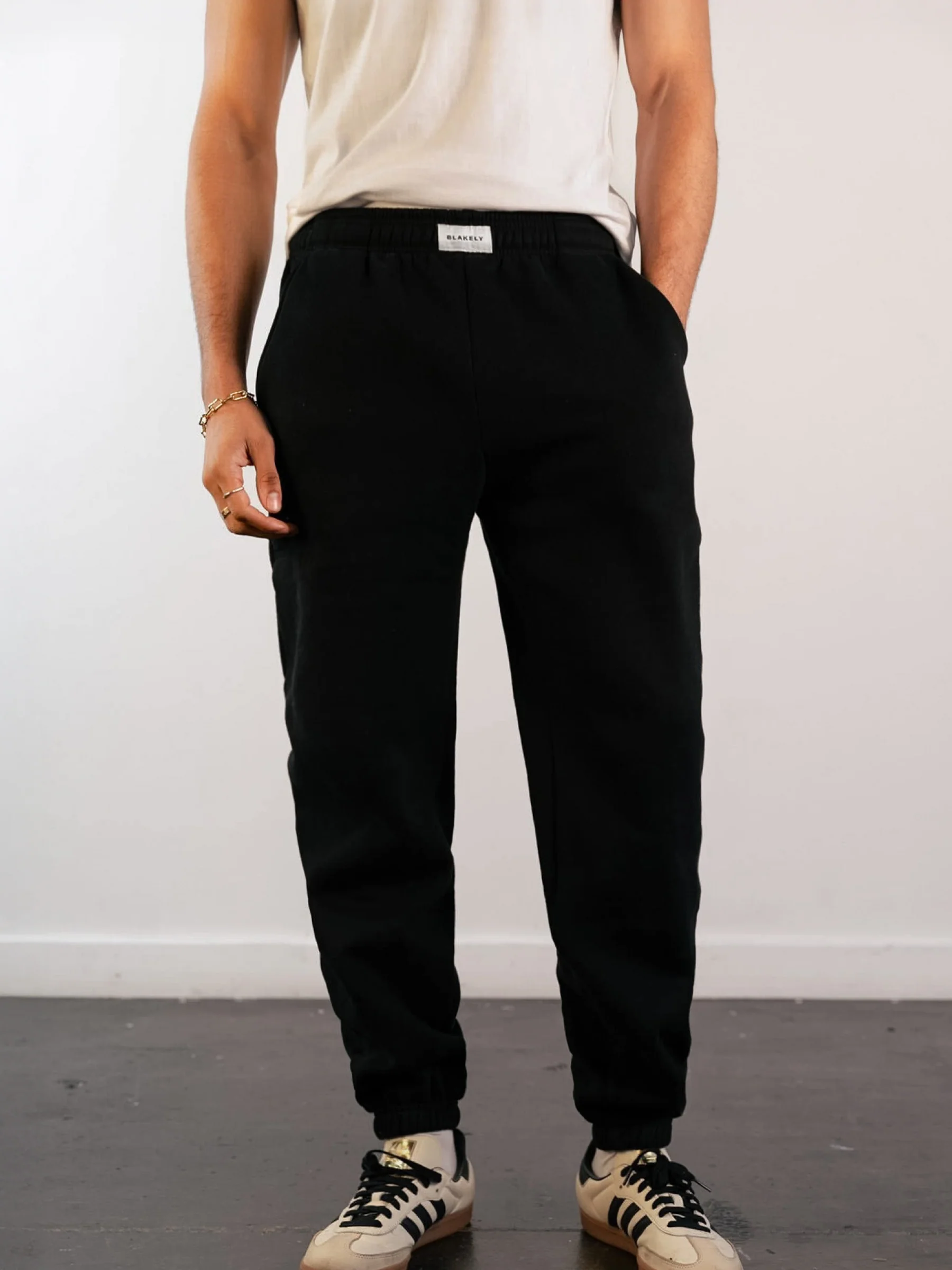 Label Relaxed Sweatpants - Black - E-Cigarette Wholesale