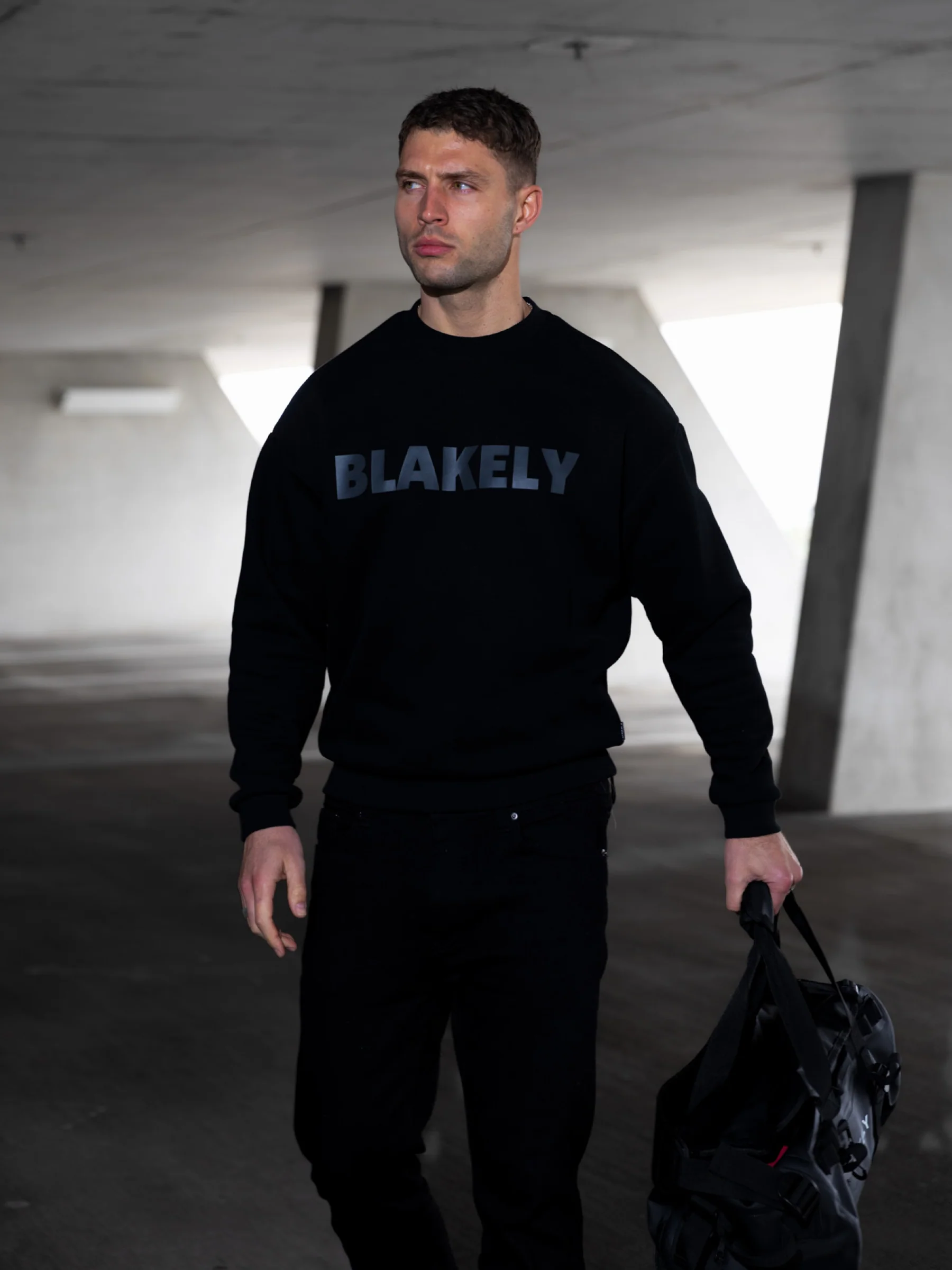 Studio Relaxed Jumper - Tonal Black - E-Cigarette Wholesale