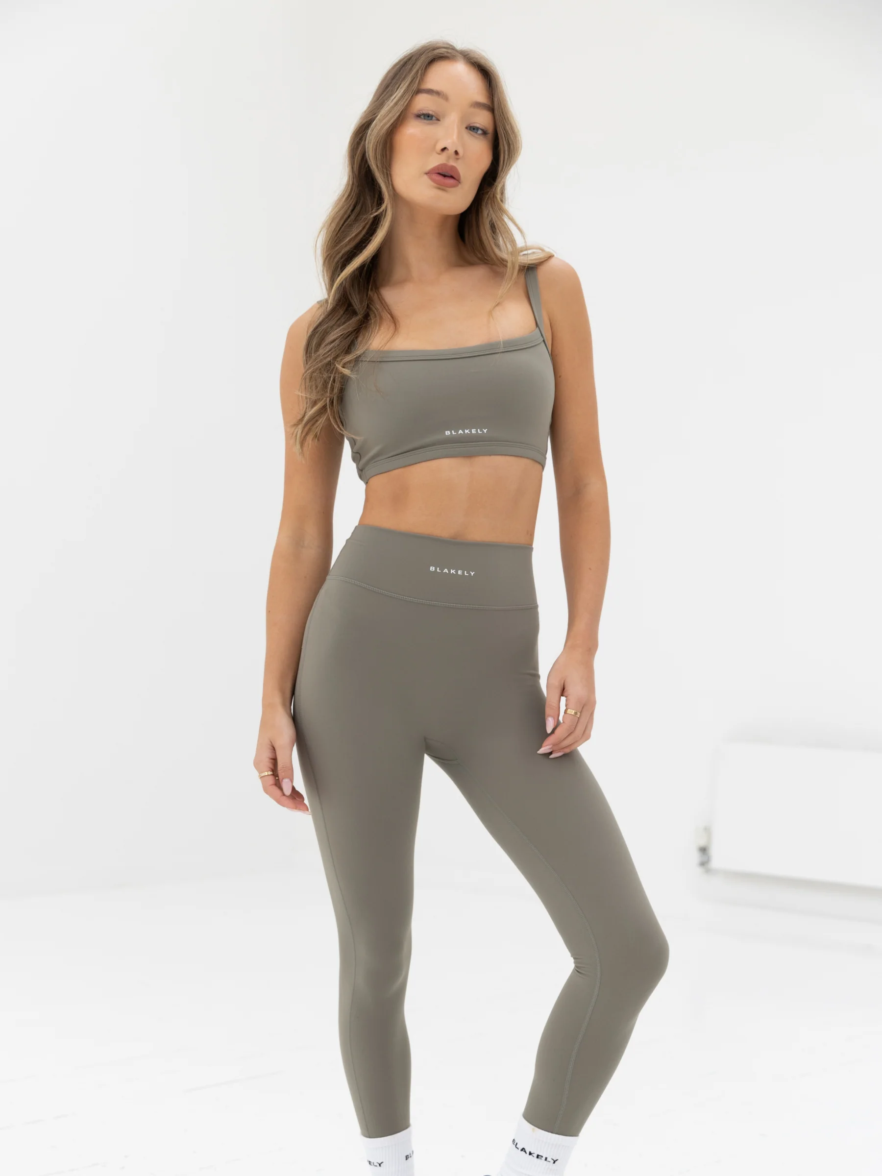 Ultimate Sports Bra & Leggings Set - Safari Green - E-Cigarette Wholesale
