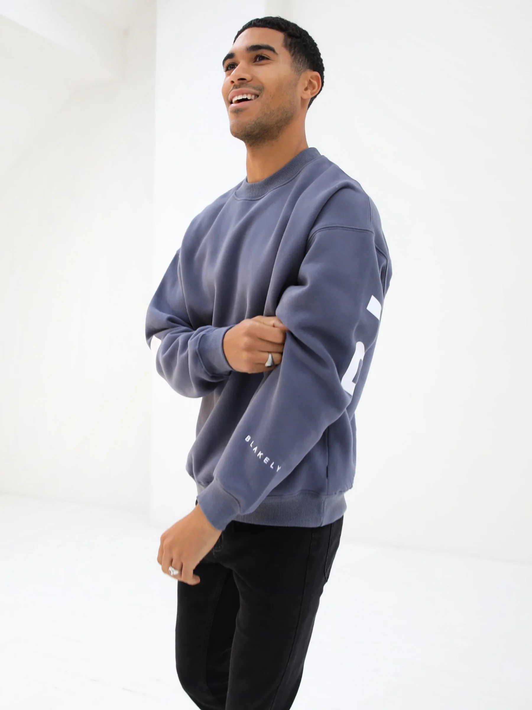 Idris Oversized Jumper - Blue - E-Cigarette Wholesale