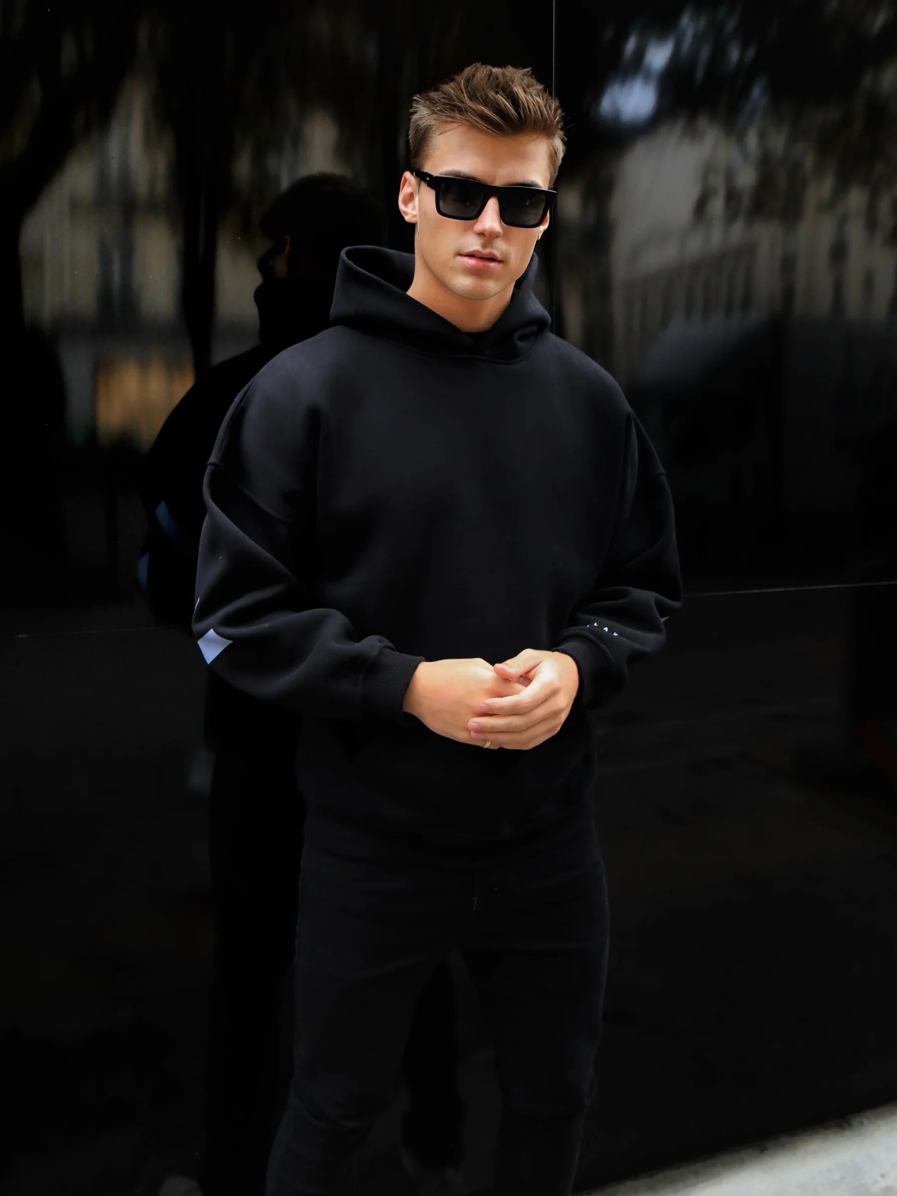 Members Idris Oversized Hoodie - Black & Blue - E-Cigarette Wholesale
