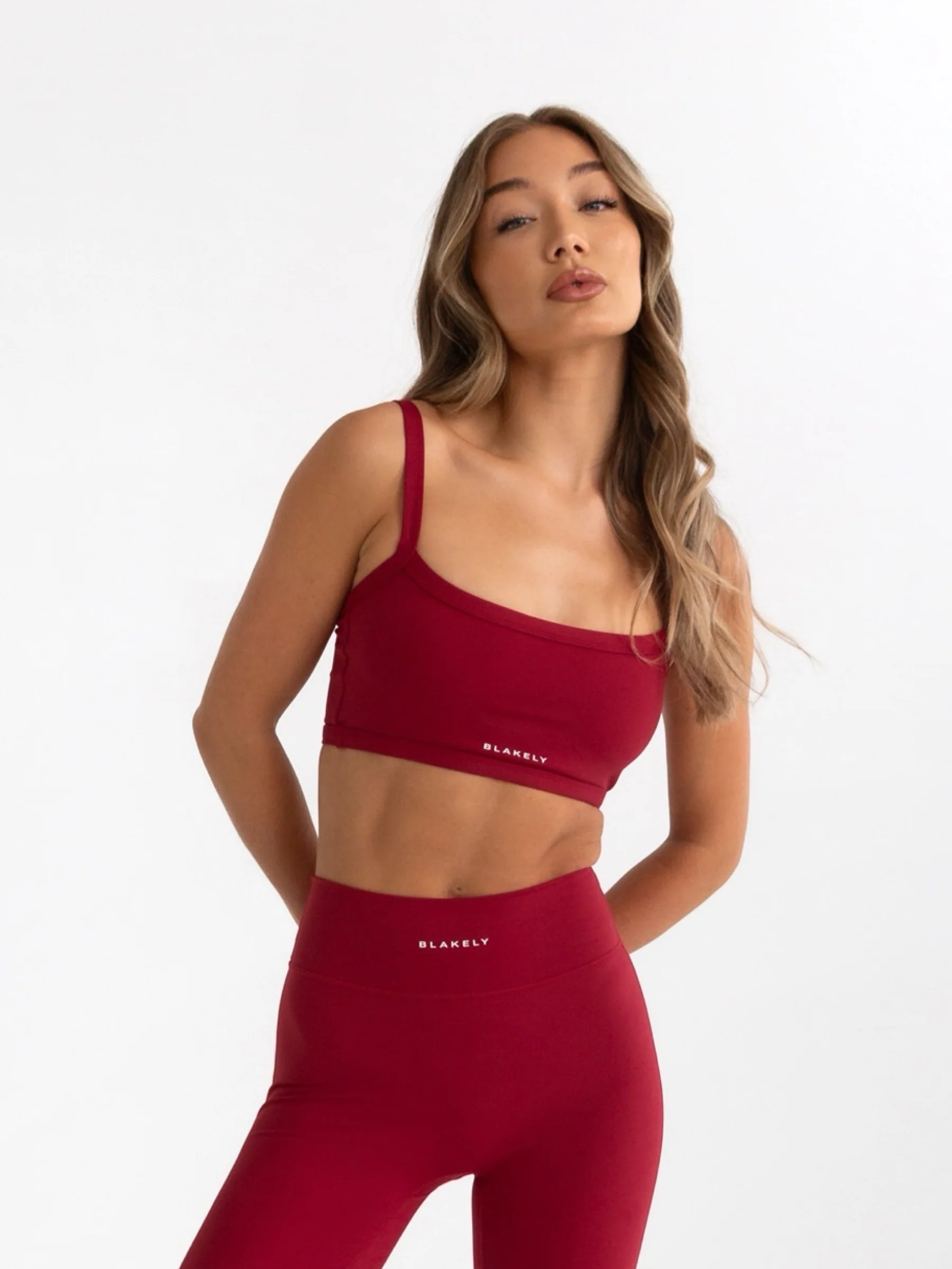 Ultimate Sports Bra - Cherry Red - E-Cigarette Wholesale